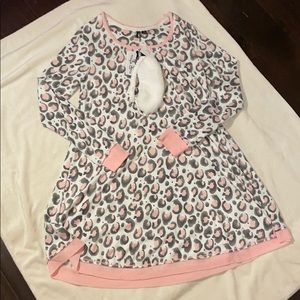 Kensie Sleepwear in pink leopard with pink trim